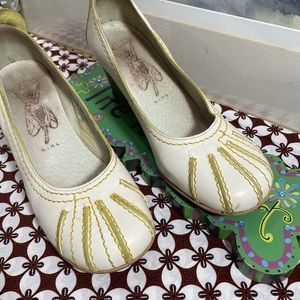 Fly Girl Vintage Round Toes